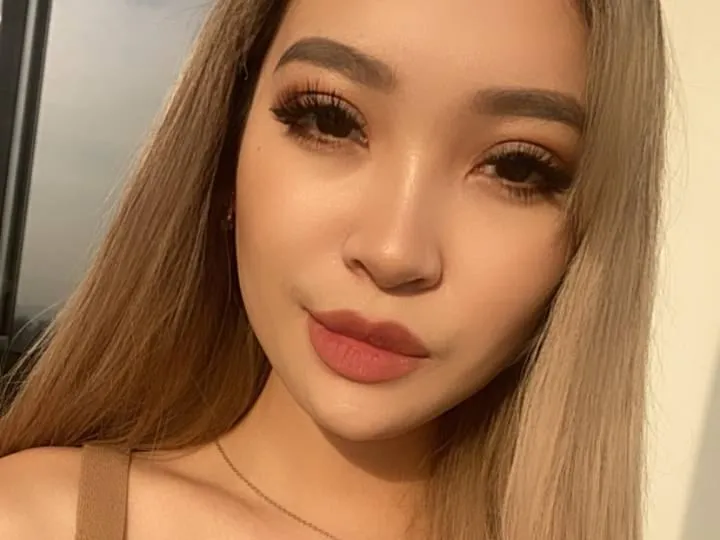 evvakiss profielfoto van cam model