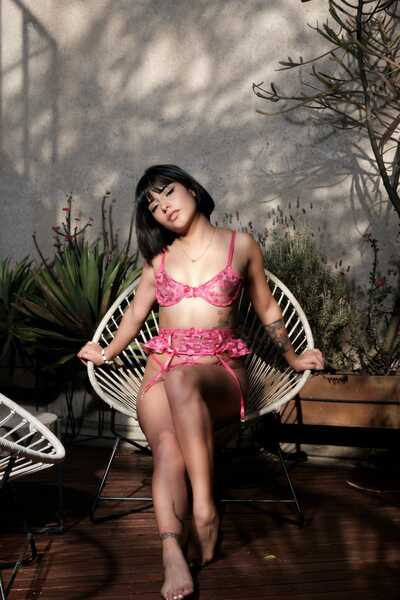 Performer NoaPetit Photo 9