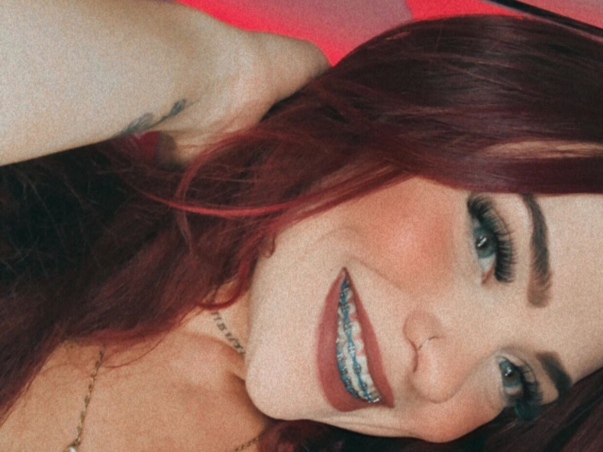 Profilbilde av NicoleRouss webkamera modell