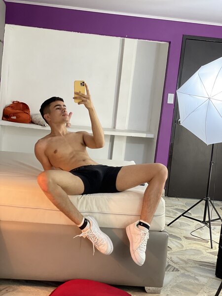 Performer JhonnySugar Photo 2