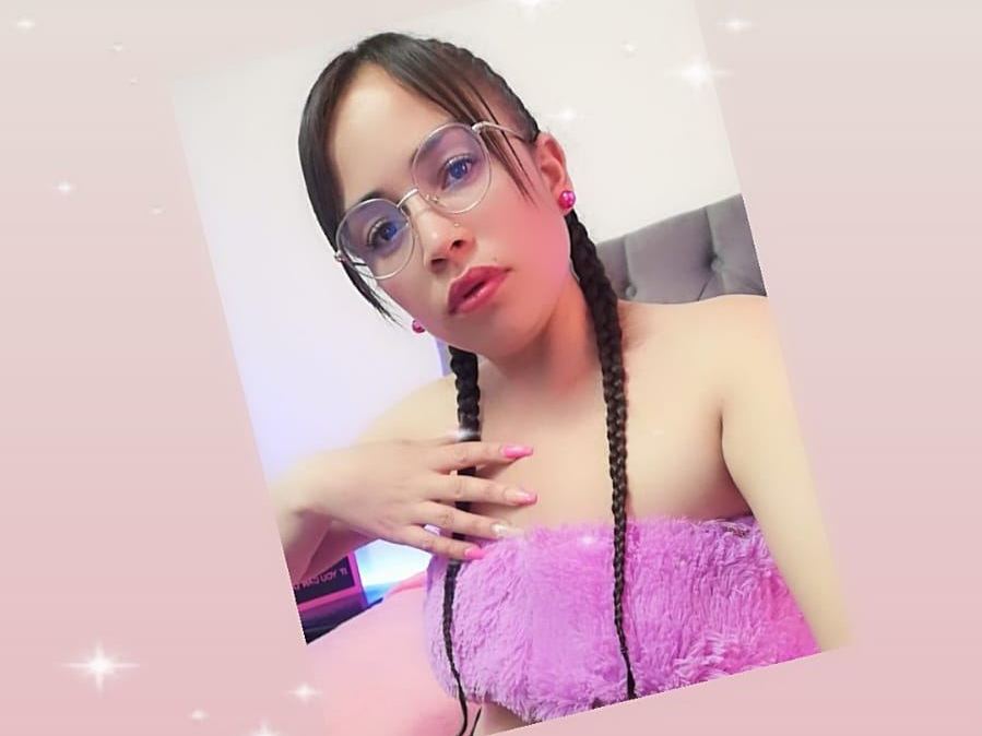IsabellaMiilan cam model profile picture
