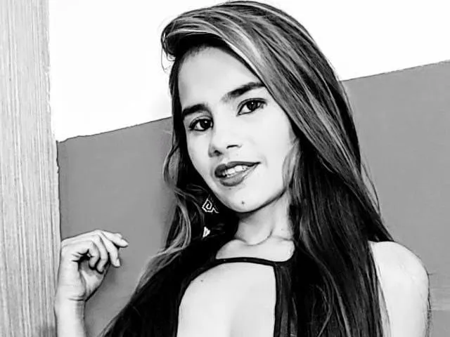 Imagen de perfil de modelo de cámara web de emmyswett21