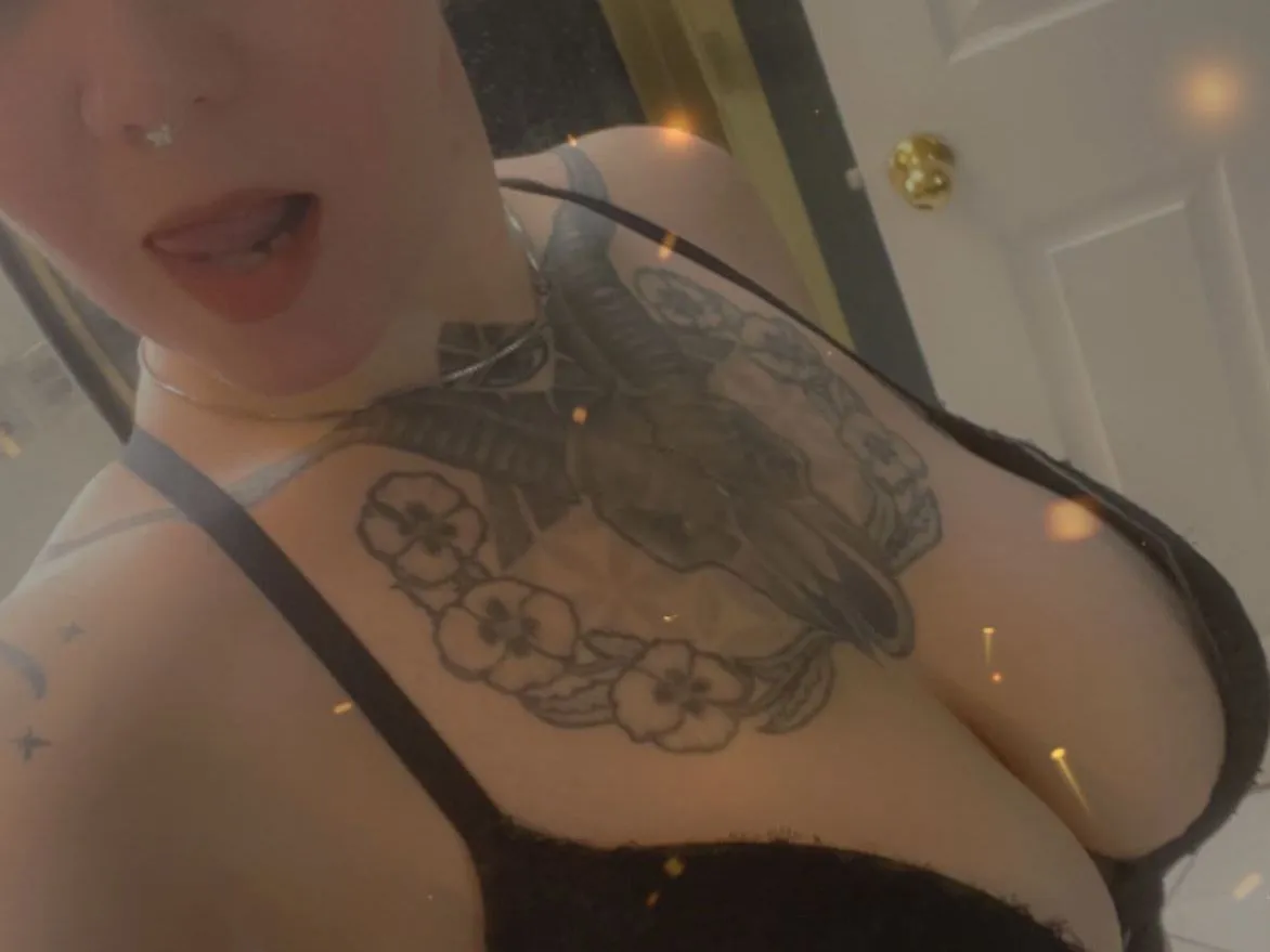 Reganade profielfoto van cam model