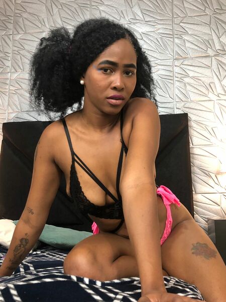 Performer ValentinaRobert Photo 4