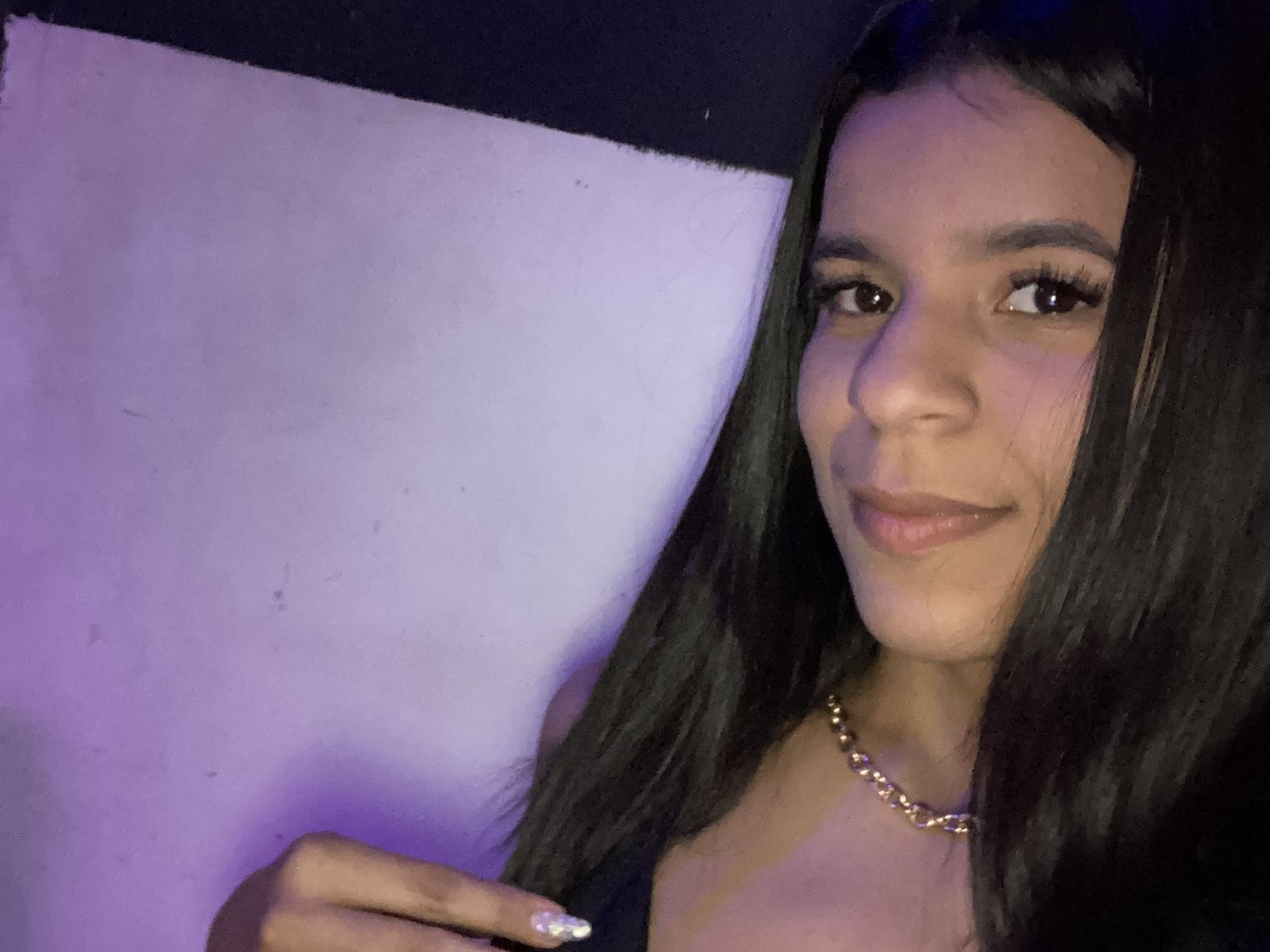 Hannatinny cam model profile picture