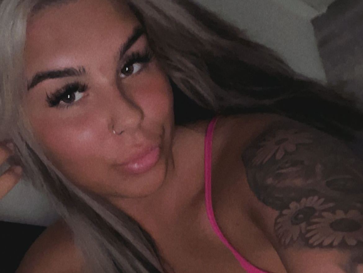 BlondAlex23 profilbild på webbkameramodell 