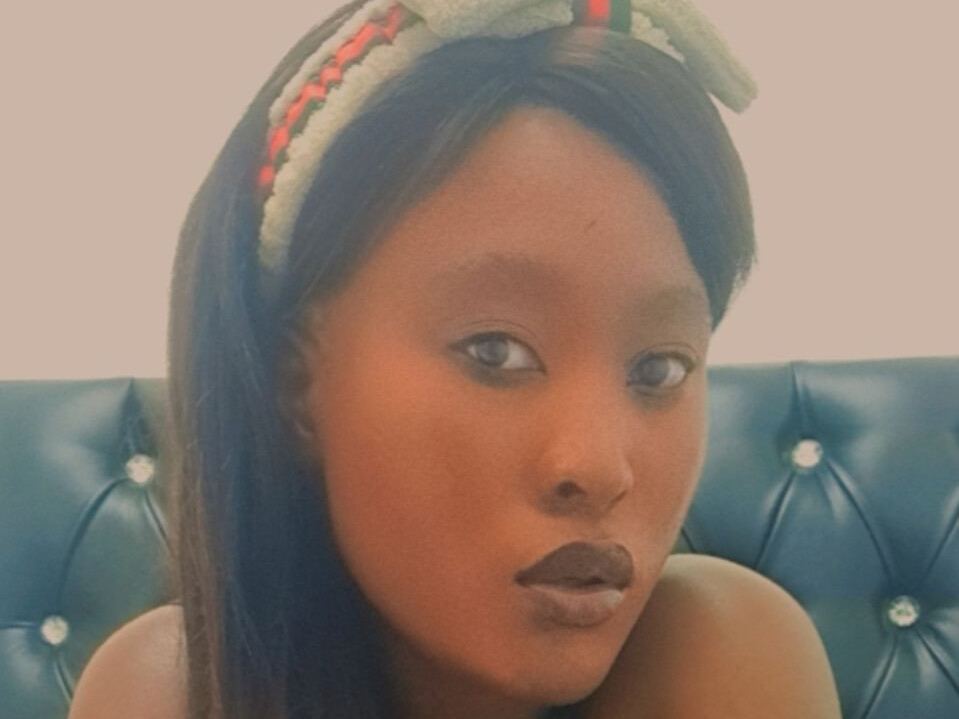 Imagen de perfil de modelo de cámara web de EXCLUSIVEZEEE