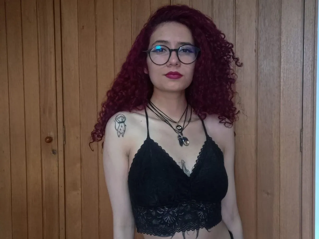 SophiiaBrownn121 cam model profile picture