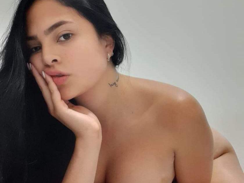 HaileySato profilbild på webbkameramodell