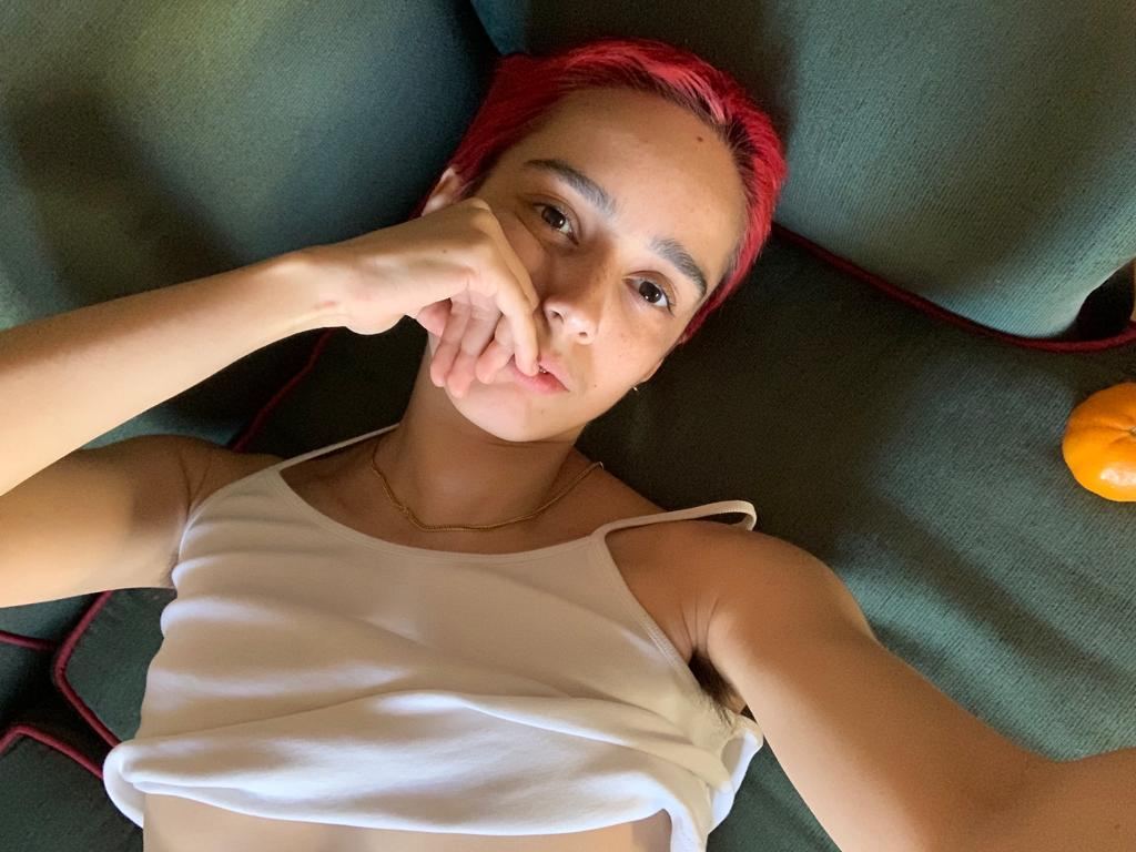 ZoeBrun profilbild på webbkameramodell