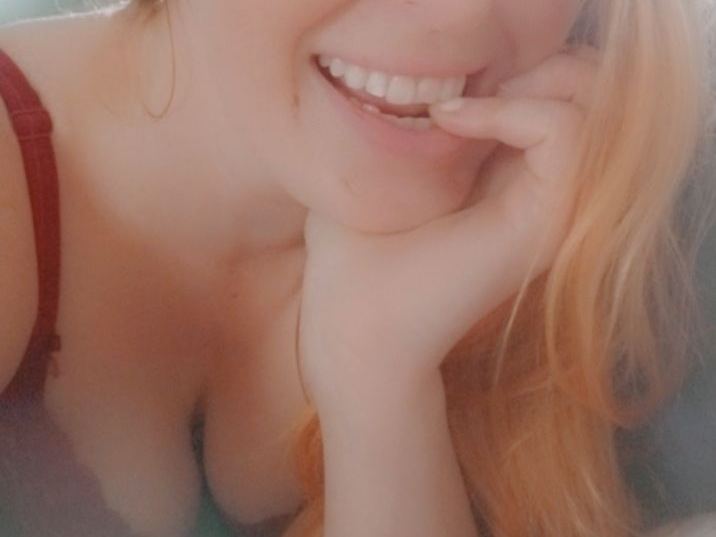 FoxyFifii profilbild på webbkameramodell