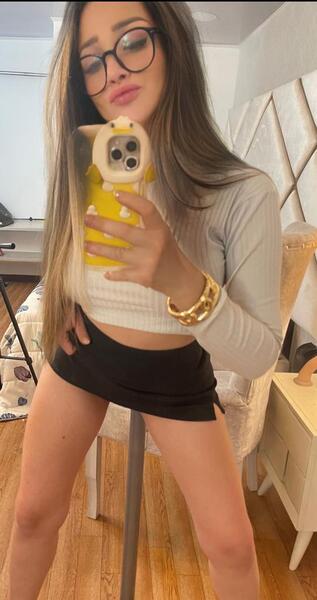 Artiest ArianaLux Foto 6