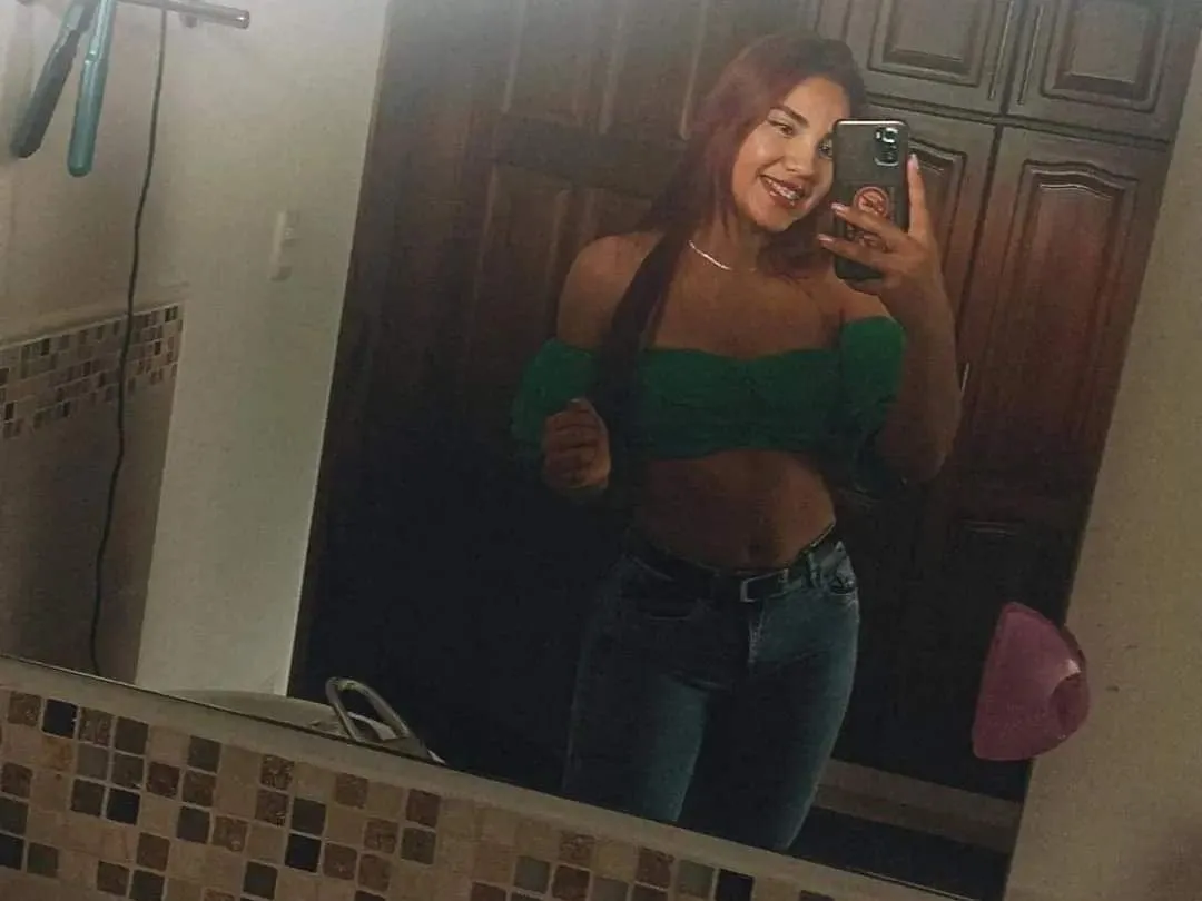 Imagen de perfil de modelo de cámara web de HannahBluss