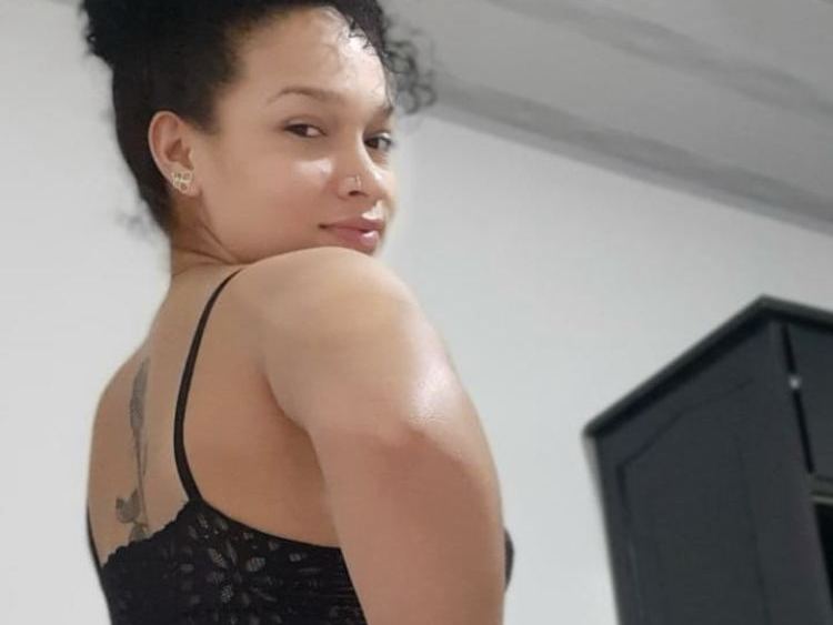 Catalellalopez immagine del profilo del modello di cam