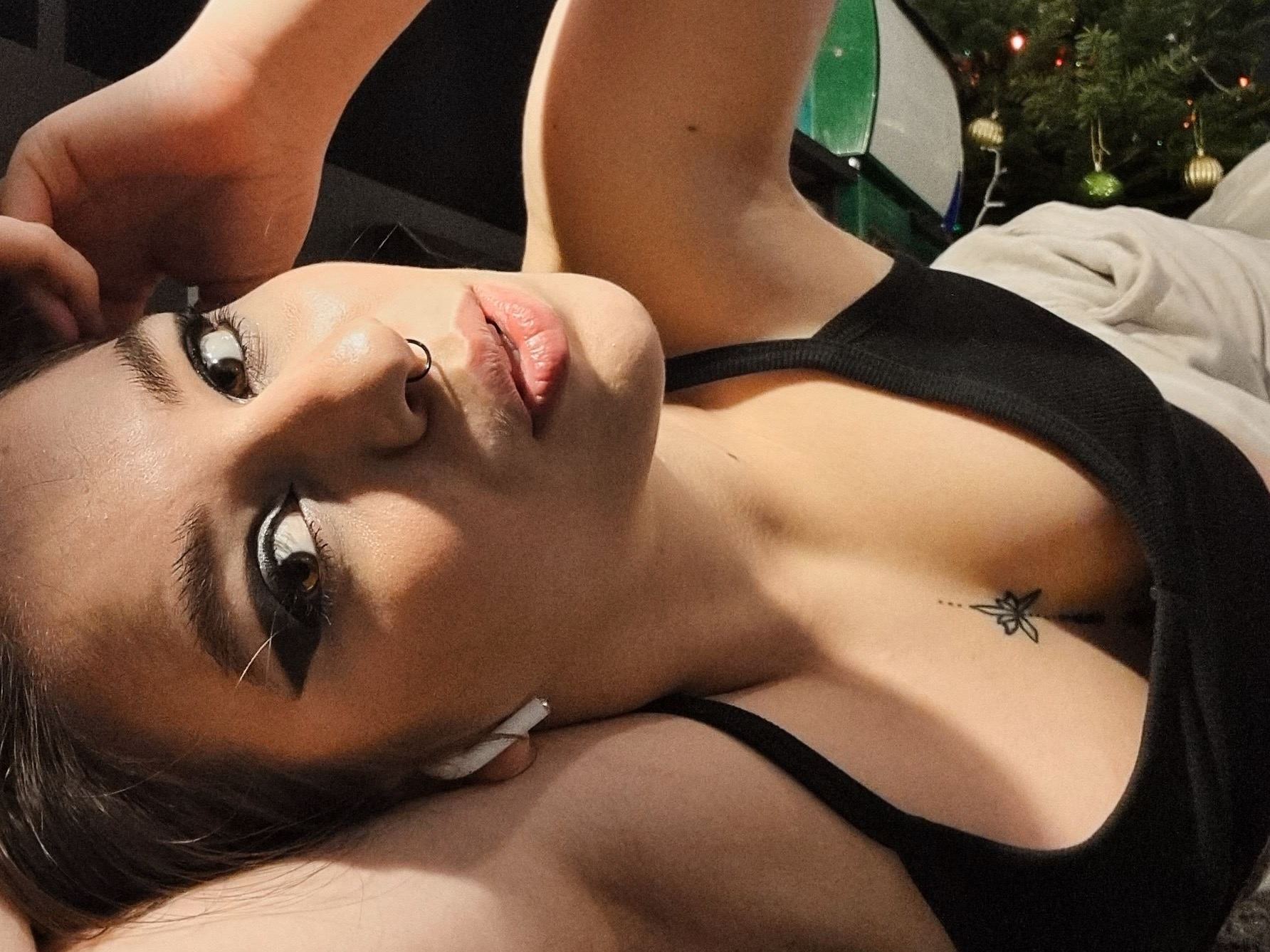 maddybaby18 profilbild på webbkameramodell