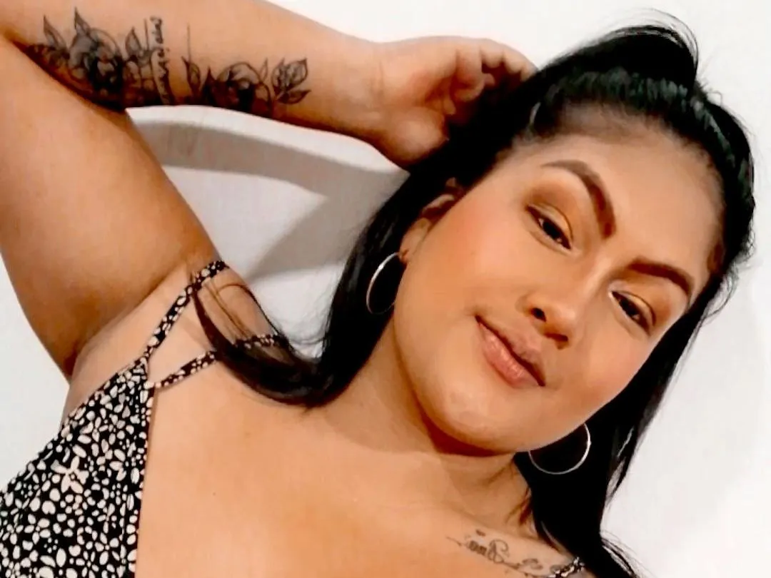 OmairaHudson profielfoto van cam model