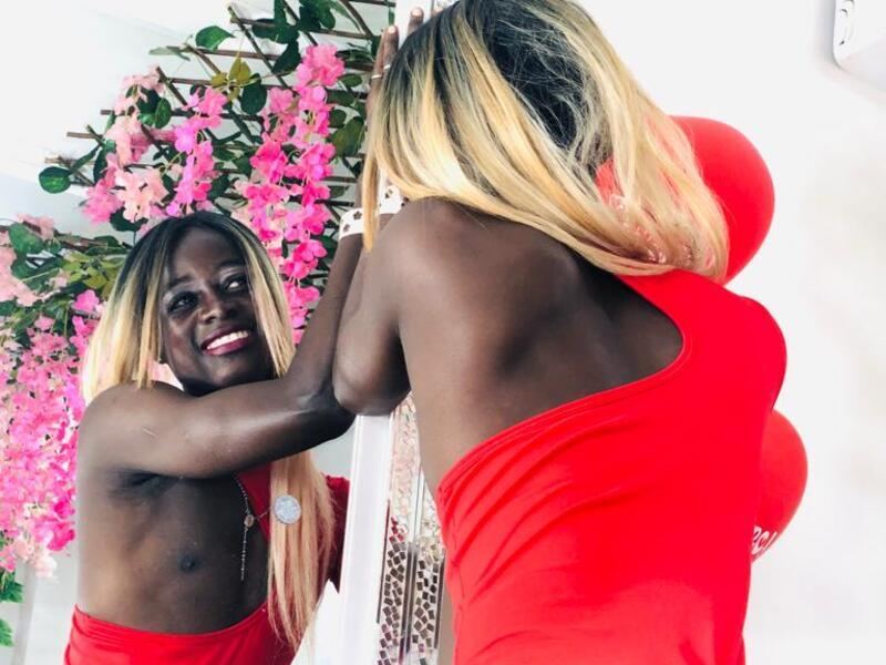 Image de profil du modèle de webcam Kellyburgos