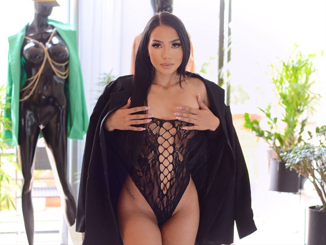 Imagen de perfil de modelo de cámara web de AriaCurie