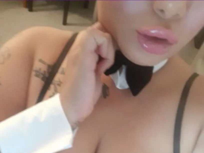 Image de profil du modèle de webcam DominatrixDomina