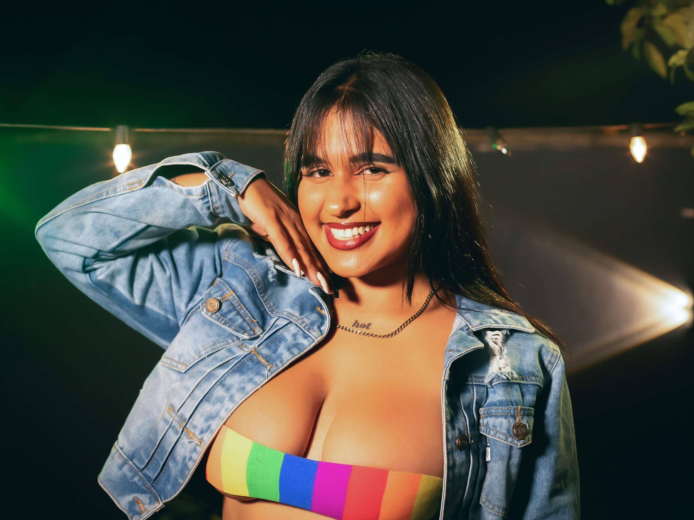 Imagen de perfil de modelo de cámara web de cloecc