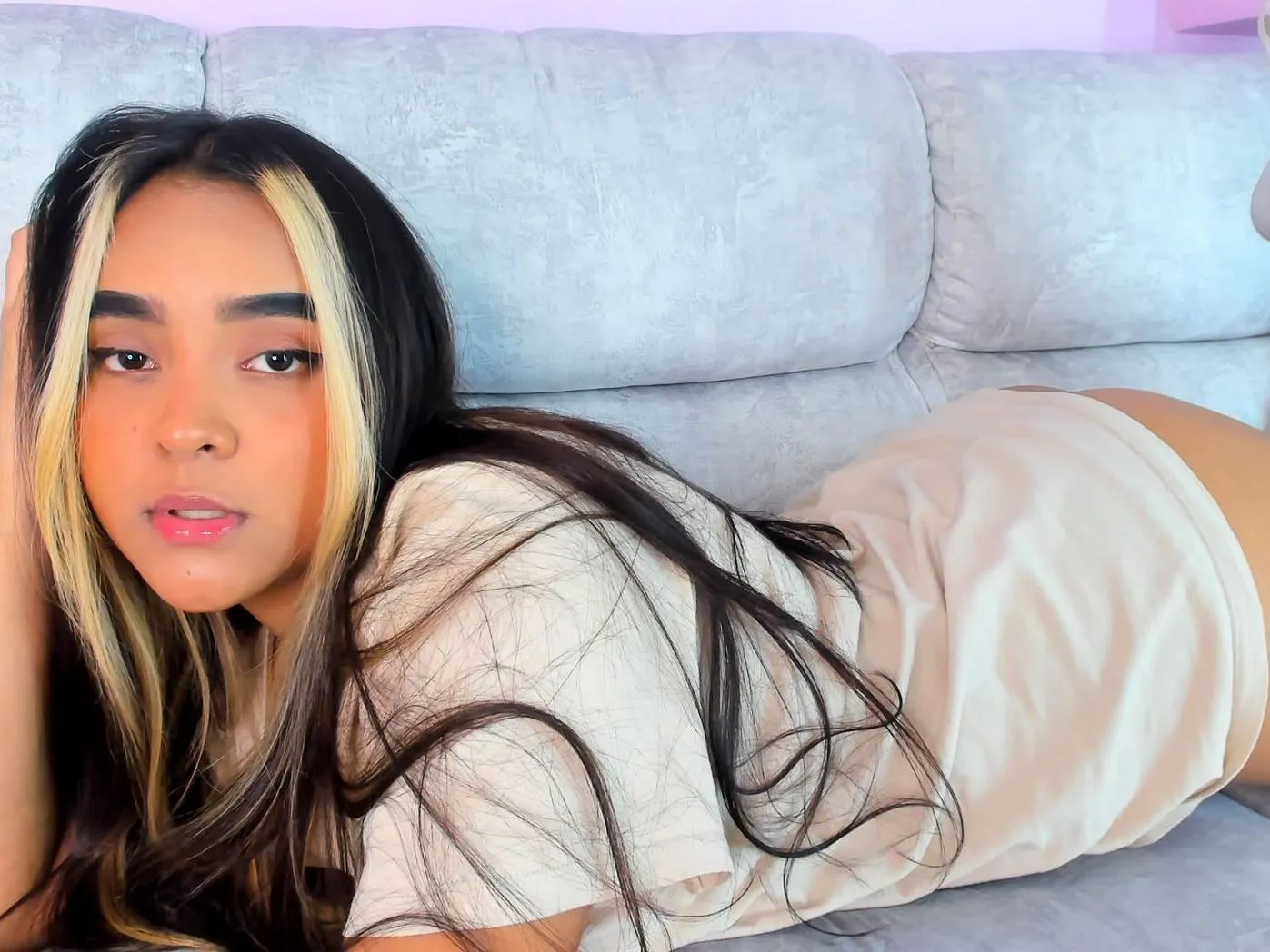 Imagen de perfil de modelo de cámara web de ValeryTompson