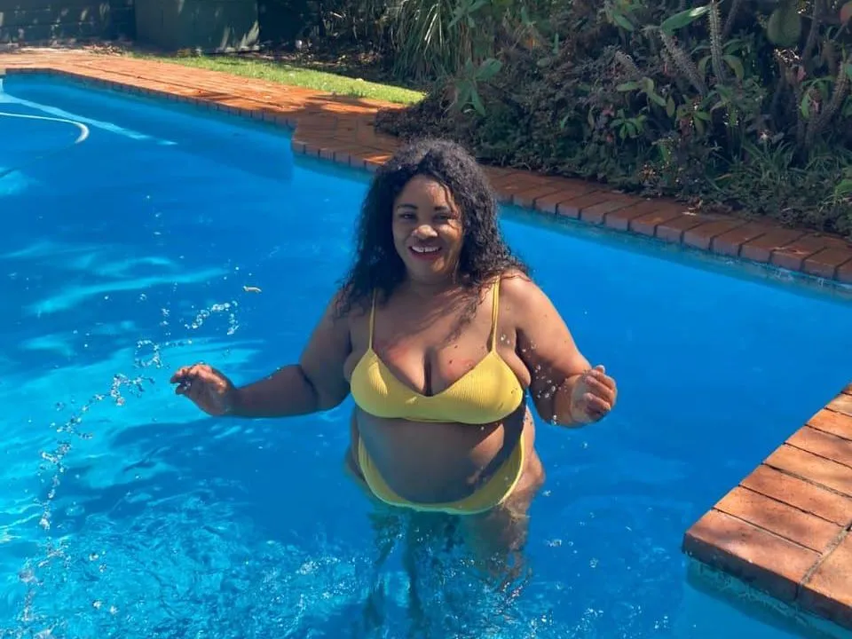 BIGHOTMATUREX cam model profile picture