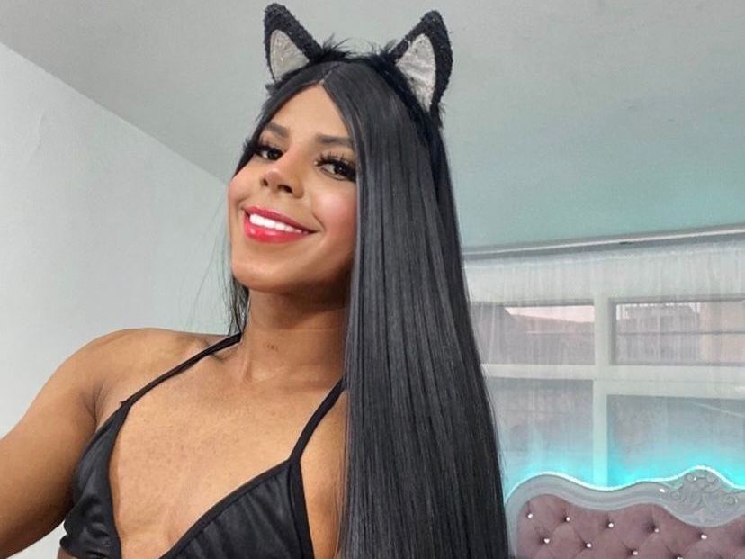 Image de profil du modèle de webcam HornyLuluTS