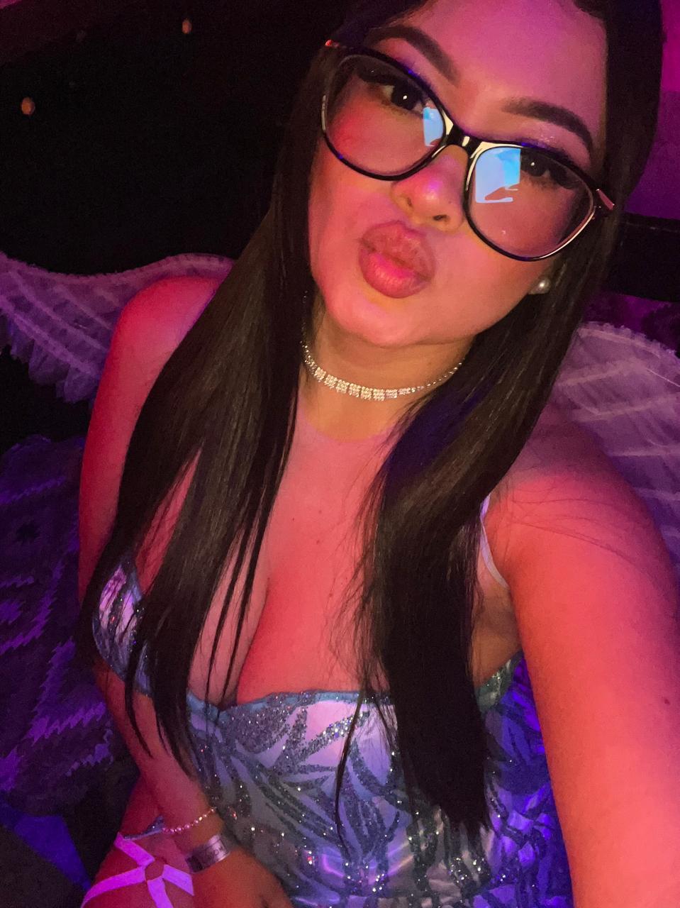 Performer sweetybombom Photo 2