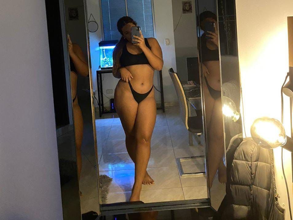 MayaPresley19 profilbild på webbkameramodell