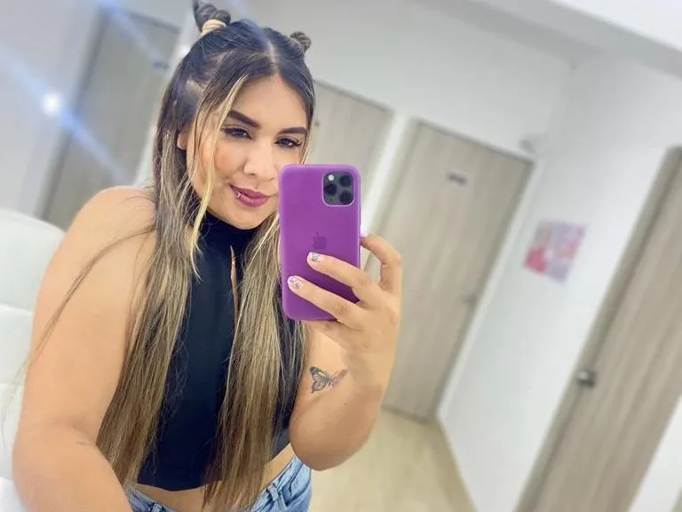 ChloeRoberts018 cam model profile picture