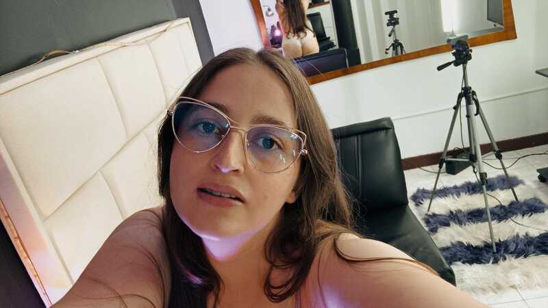 Performer AnnaKendall Photo 4