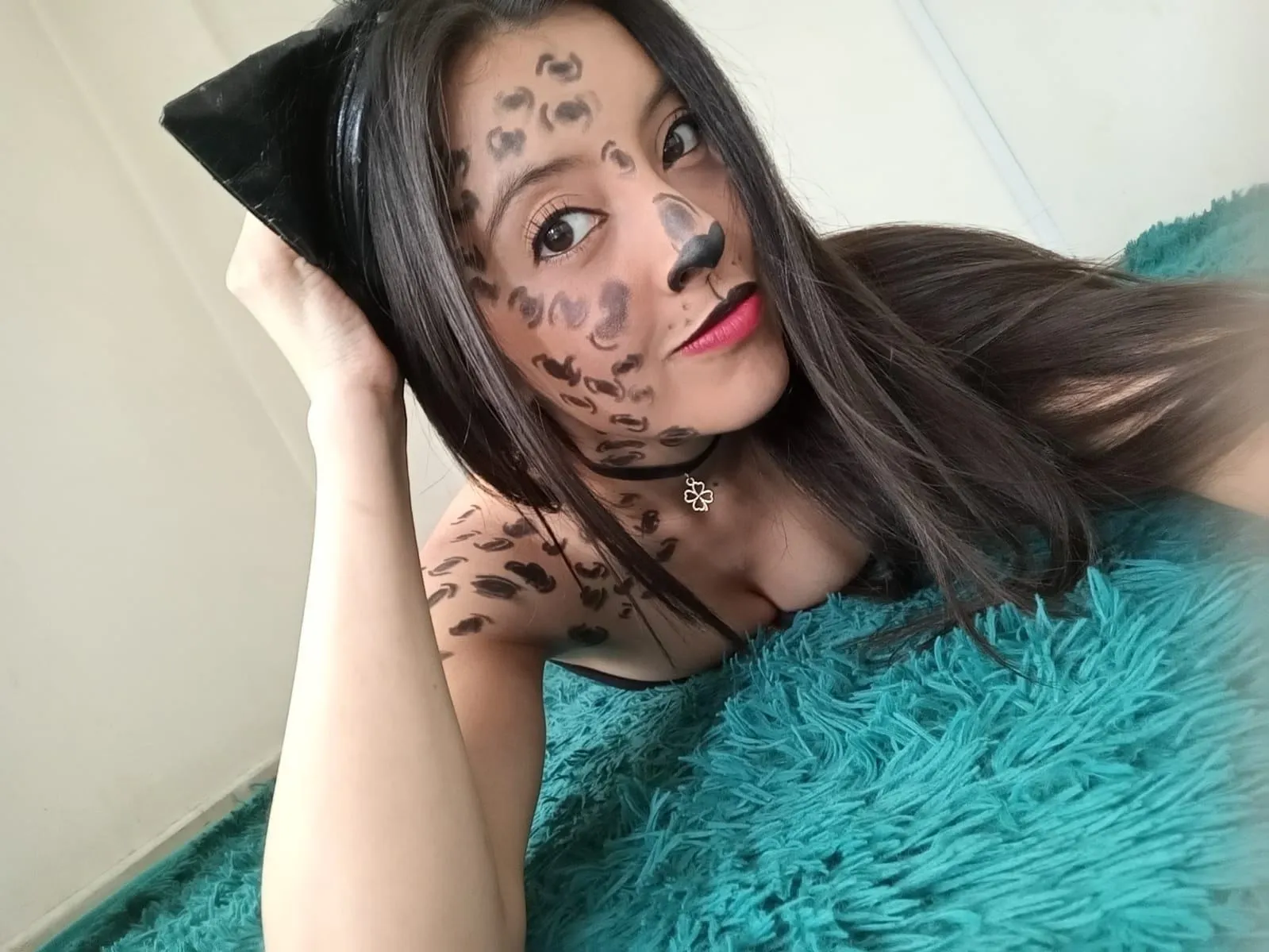 Image de profil du modèle de webcam Sweetkiitty18