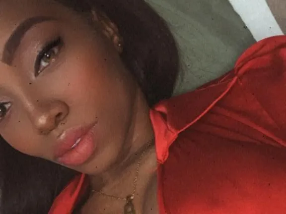 AlanaKnafor profilbild på webbkameramodell