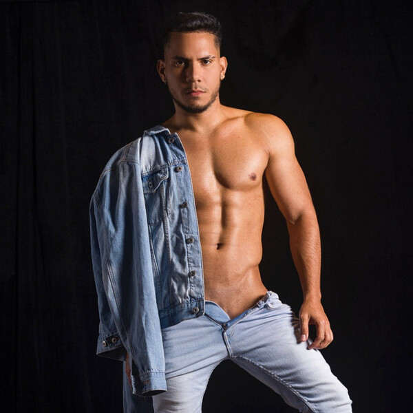 Performer LiamWest Photo 1