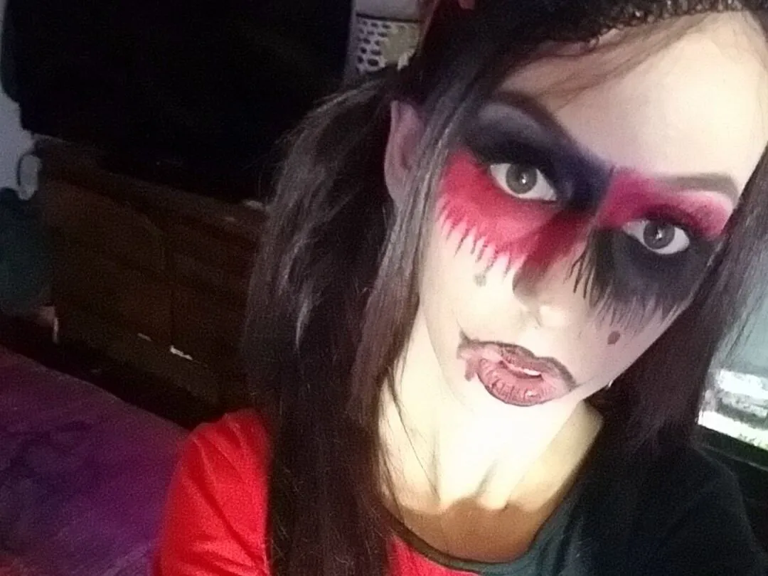 TaelorGrayy cam model profile picture