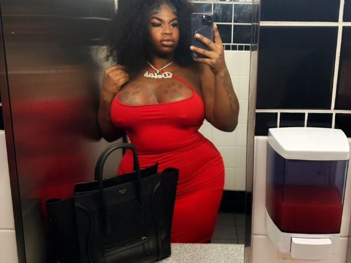 Image de profil du modèle de webcam DeliciousGucciii