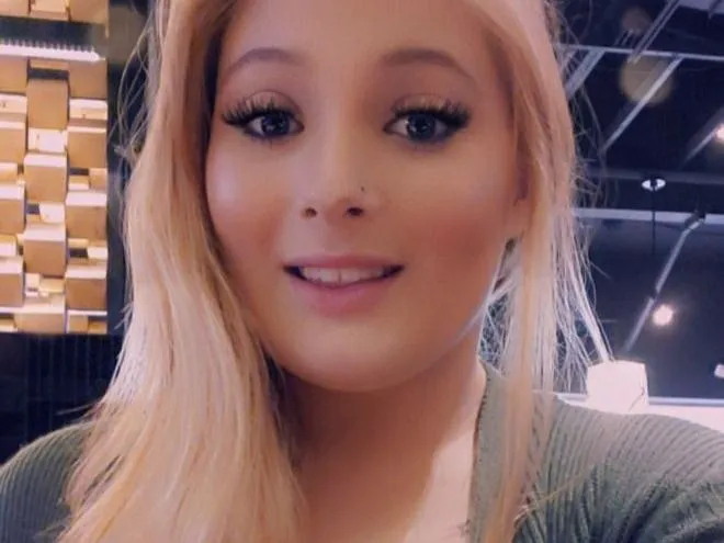 SelphinaSweets cam model profile picture