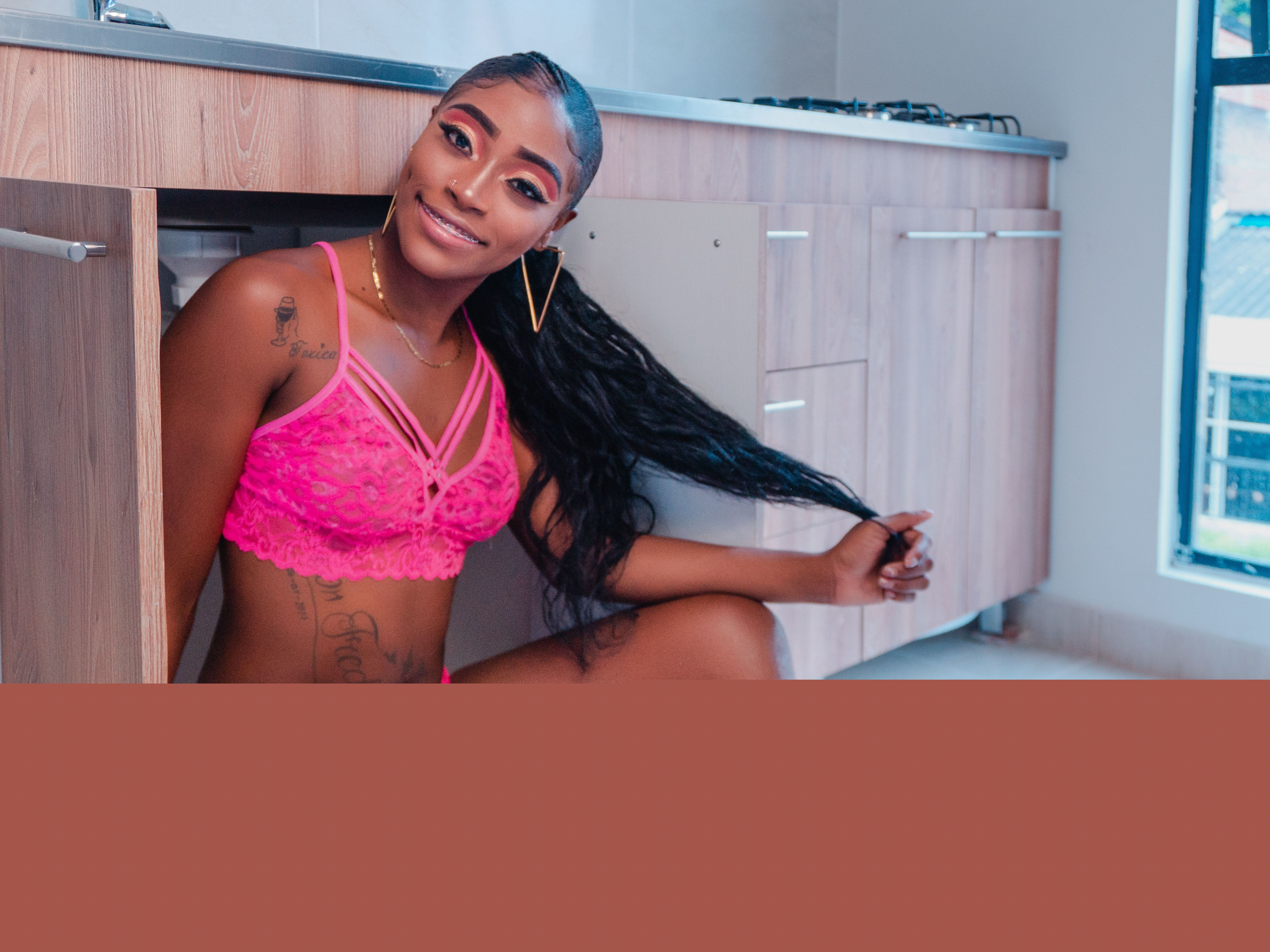 DaraBlue cam model profile picture