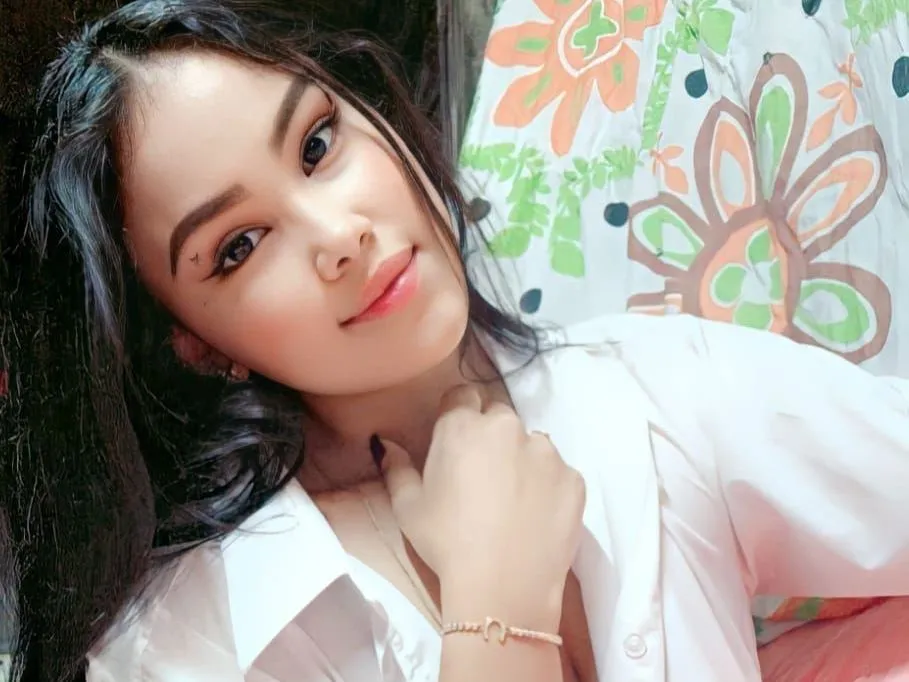 MadelineBonner cam model profile picture