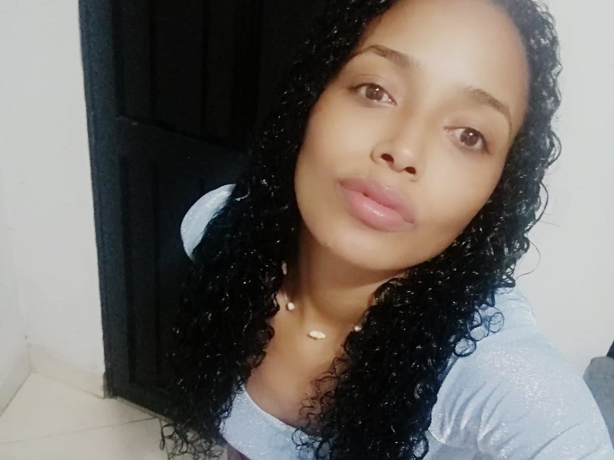 BLACKCHYNNA profilbild på webbkameramodell