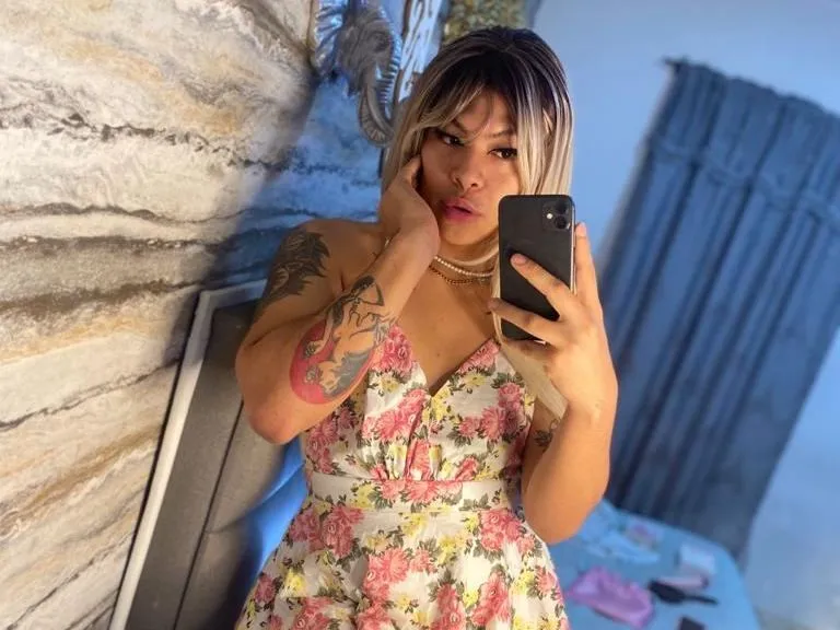 Image de profil du modèle de webcam CarrieBradshaw133