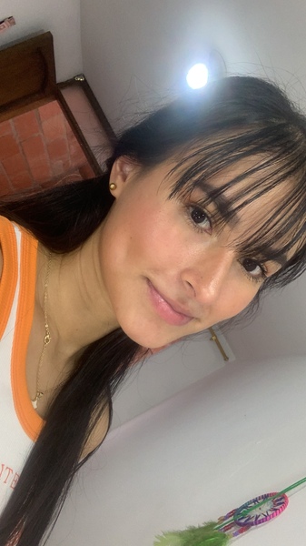 Performer HannaKleim Photo 9