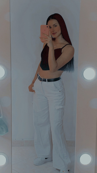 Performer HannaKleim Photo 5