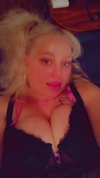 Performer KitannaRayne Photo 3