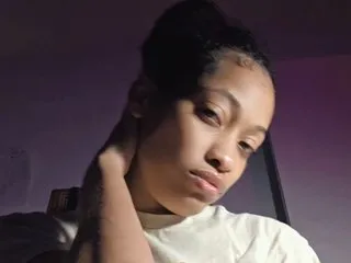 AllysAura immagine del profilo del modello di cam