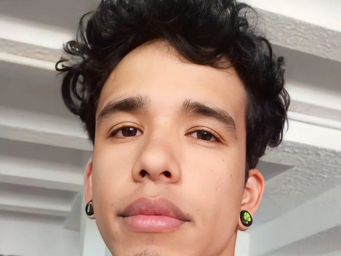 Image de profil du modèle de webcam BlackNew