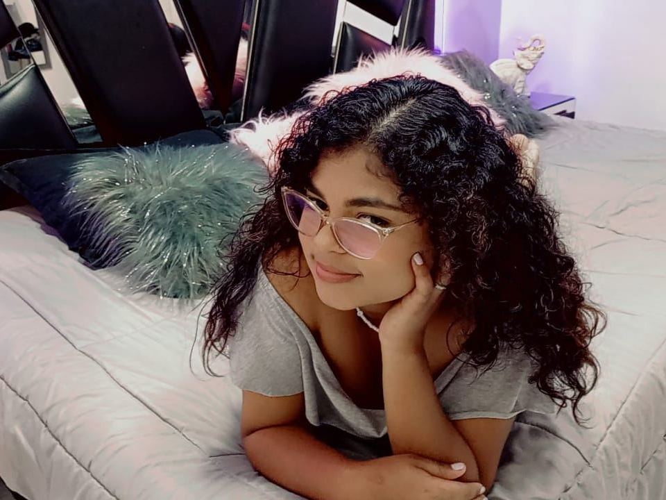 SOPHIIADOLLY profilbild på webbkameramodell