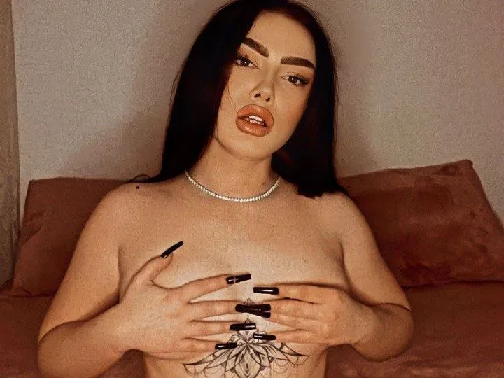 SweetAlysee cam model profile picture