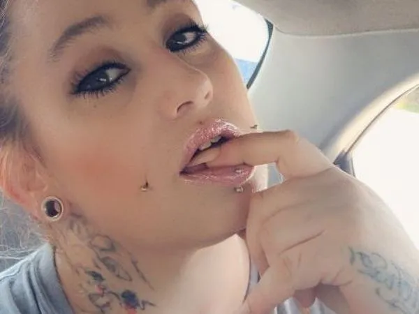 LaylaTattoo profielfoto van cam model