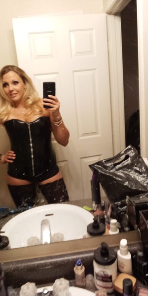 Performer LoLoRidesXXX Photo 1